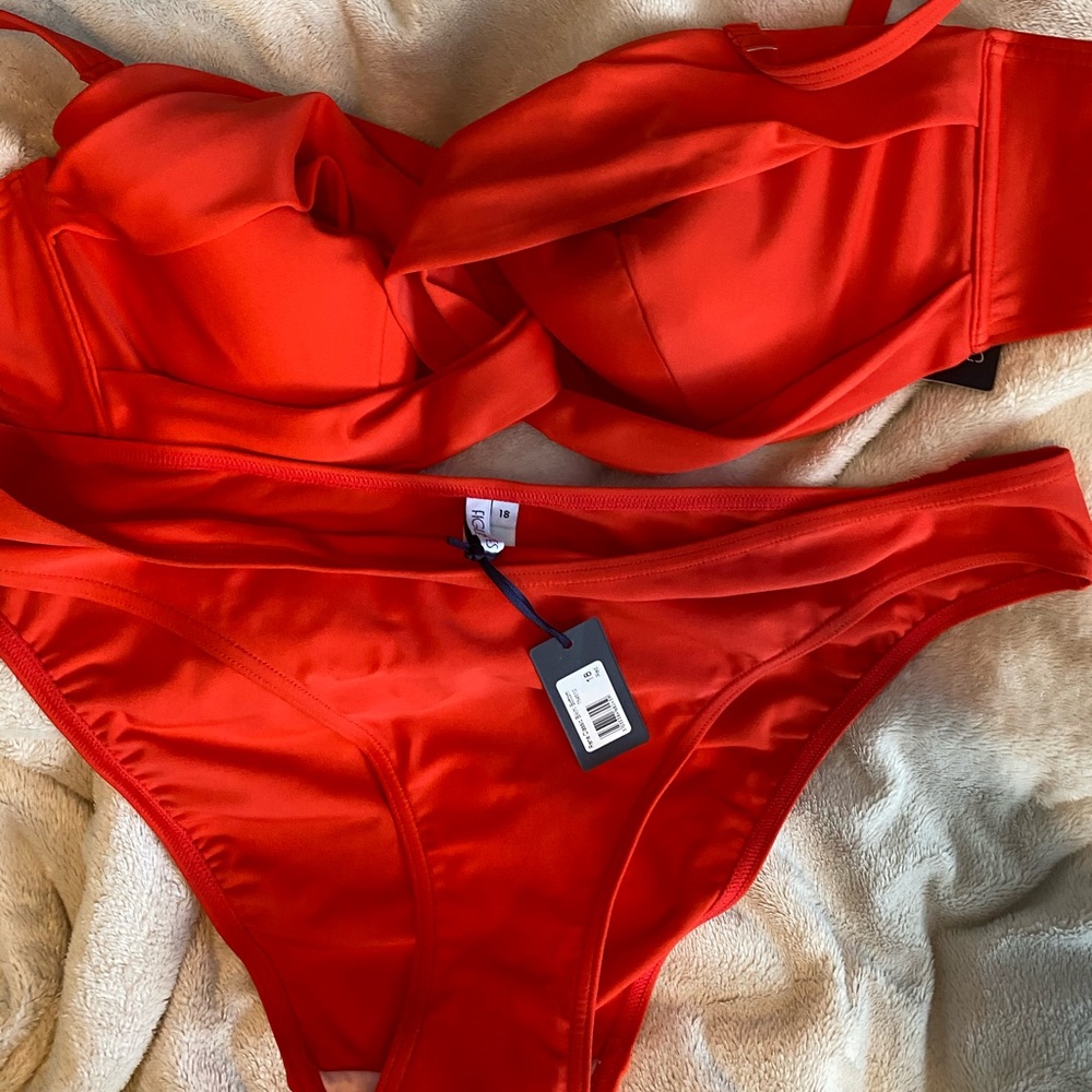 Figleaves Rene Classic Bikini Set - Picture 2 of 6